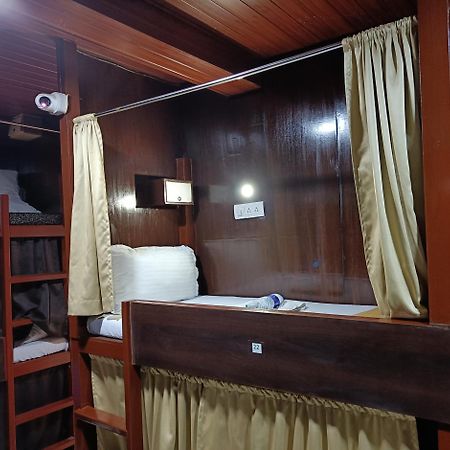 Asra Dormitory For Male And Female مومباي المظهر الخارجي الصورة