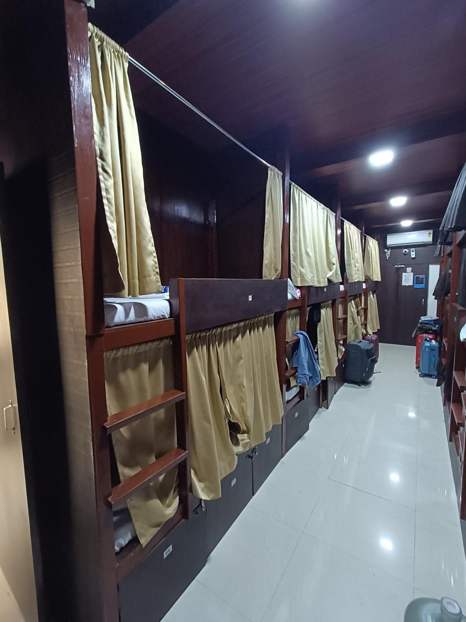 Asra Dormitory For Male And Female مومباي المظهر الخارجي الصورة