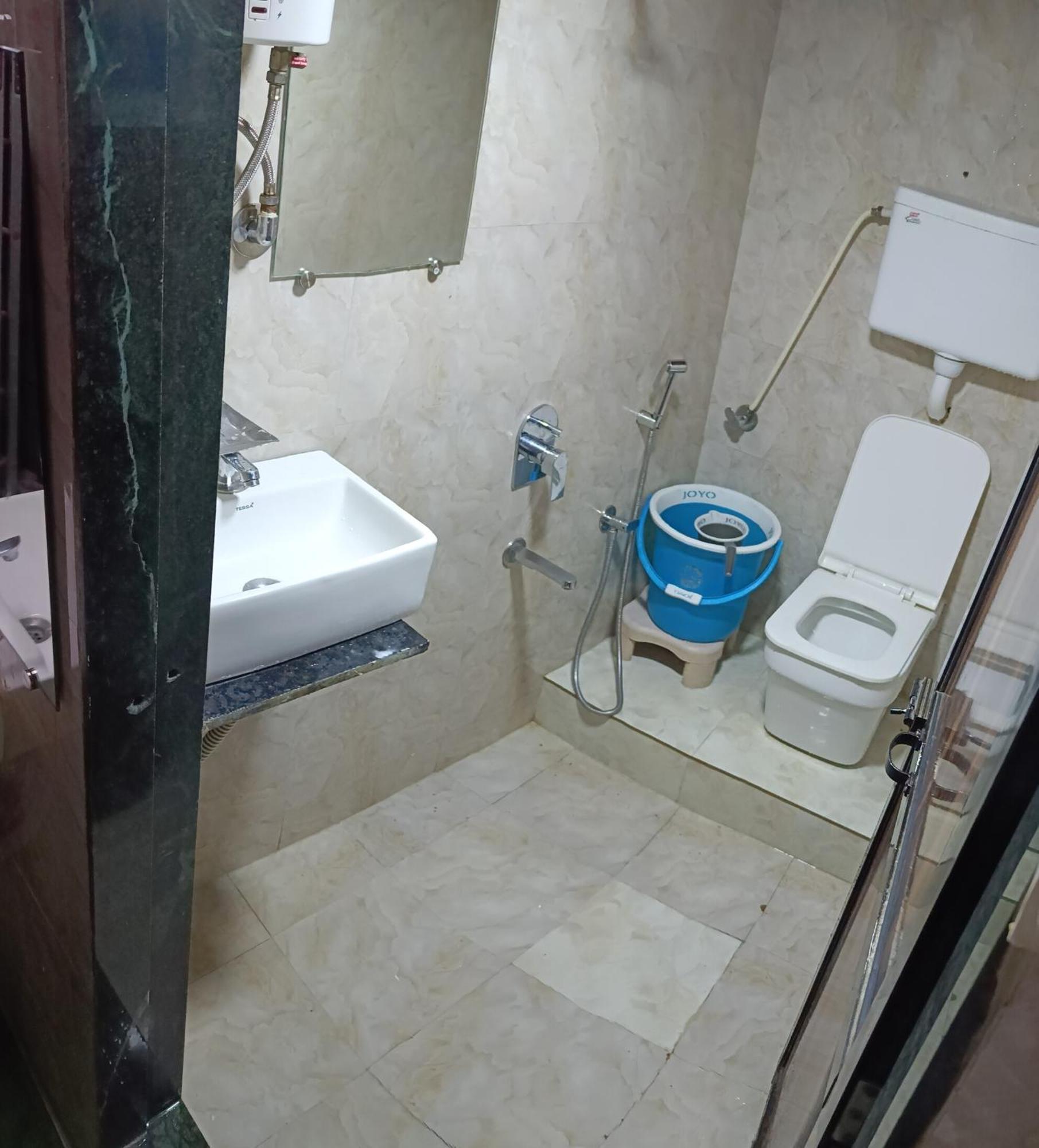 Asra Dormitory For Male And Female مومباي المظهر الخارجي الصورة