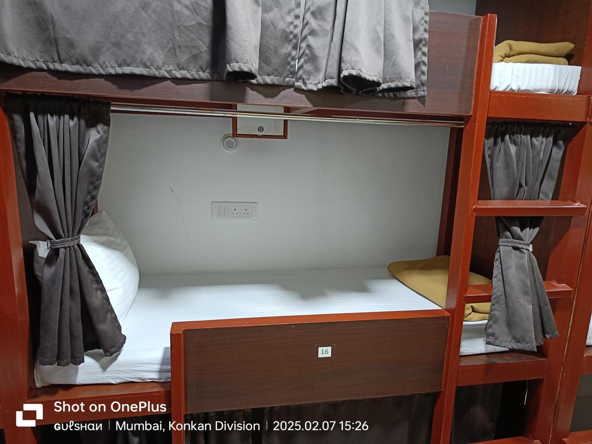 Asra Dormitory For Male And Female مومباي المظهر الخارجي الصورة