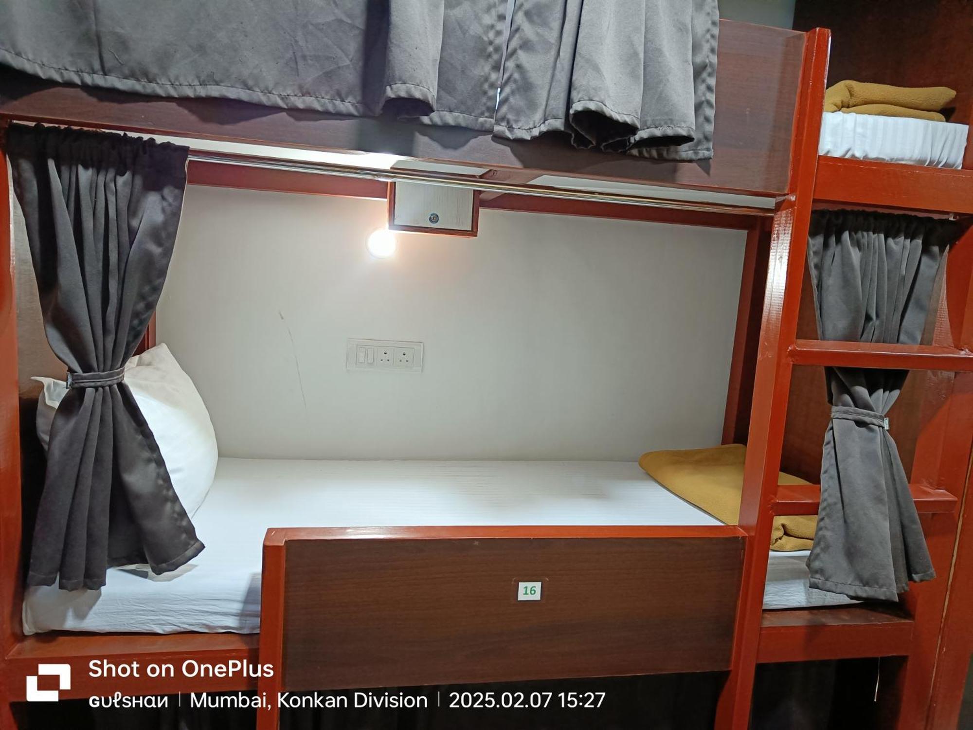 Asra Dormitory For Male And Female مومباي المظهر الخارجي الصورة